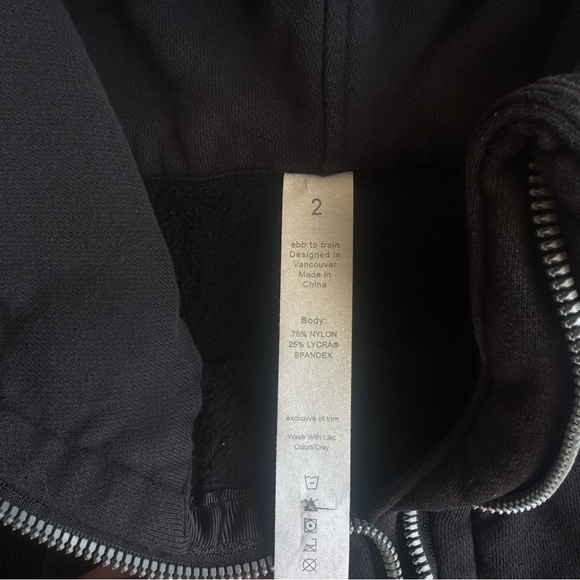Lululemon Cropped Quarter Zip Hoodie Black Thumb Holes Scuba Style Pullover 2 - Picture 6 of 9